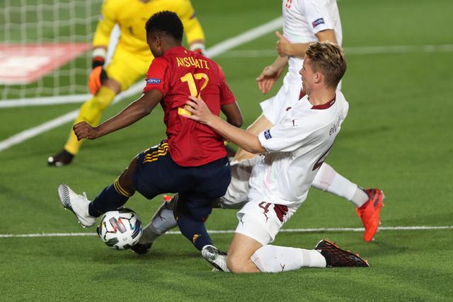温网：兹维列夫3-0弗里茨 费里首进大满贯四强